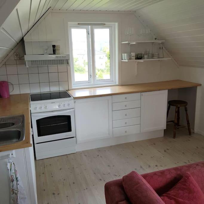 Lys Og Lettstelt Leilighet Med Utsikt Over Byen Apartment Sandefjord Luaran gambar